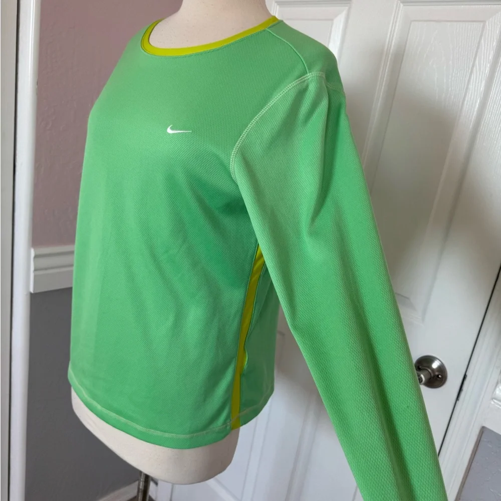 VTG Nike Dri Fit Women's Lime‎ Green Long Sleeve Crew Neck Casual Tee SZ Medium